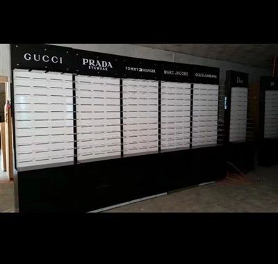 Customisierte High-End-Holzgläser-Display-Hülle optische Ladendekoration