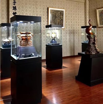 Museums-Eckdisplay