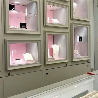 Holzmöbelbeutelausstellung Showcase